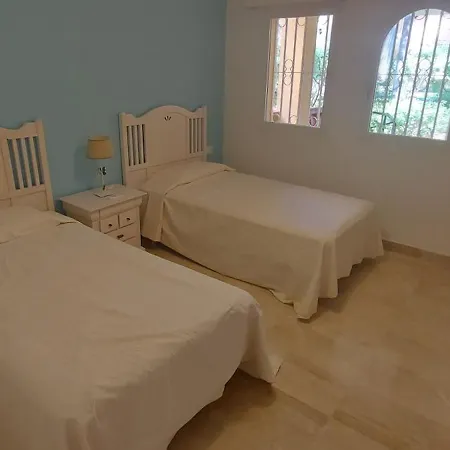 Elviria - Nikki - Luxury 2 Bed Apartment